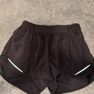 Lululemon hotty hot shorts lined 4 inches